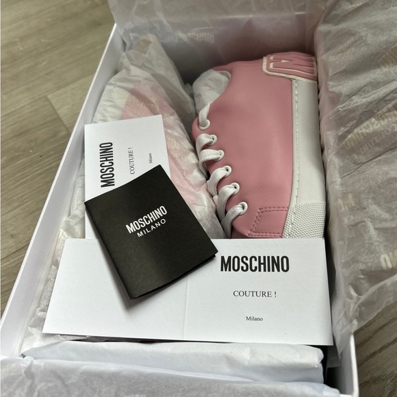 LIKE NEW Women’s Moschino Low Top Sneakers - Picture 5 of 9